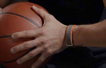 stephen-curry-x-fitbit-2_01722672