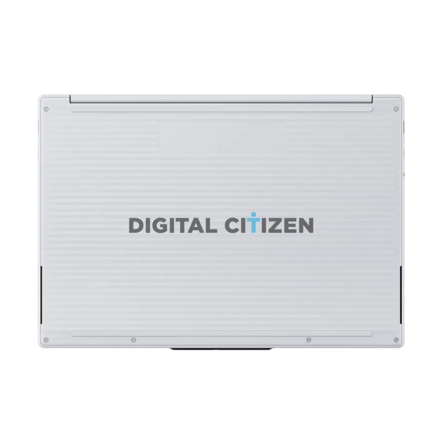 Bas d'ordinateur portable blanc avec logo Digital Citizen.