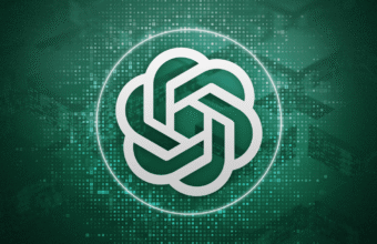 Logo OpenAI blanc sur fond numérique vert avec motifs binaires.